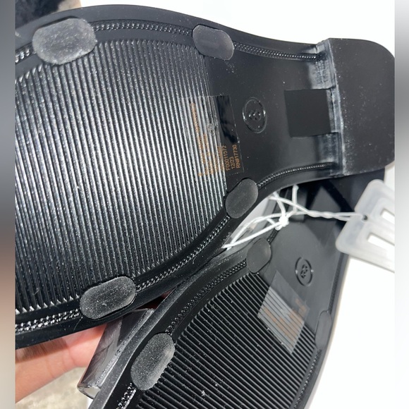 Shade & Shore Black Sandals 8 - Picture 4 of 5